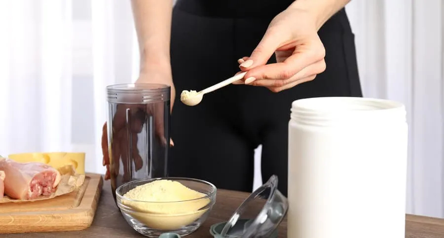 Whey Protein 100% HD Black Skull é bom? Analisamos tudo e vamos te contar a verdade! 11 Whey Protein 100% HD Black Skull como tomar